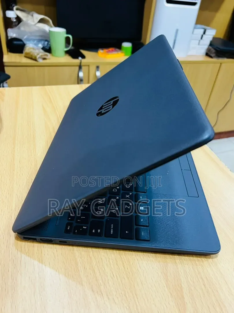 New Laptop HP 15-da2933nia 8GB AMD Ryzen SSD 256GB