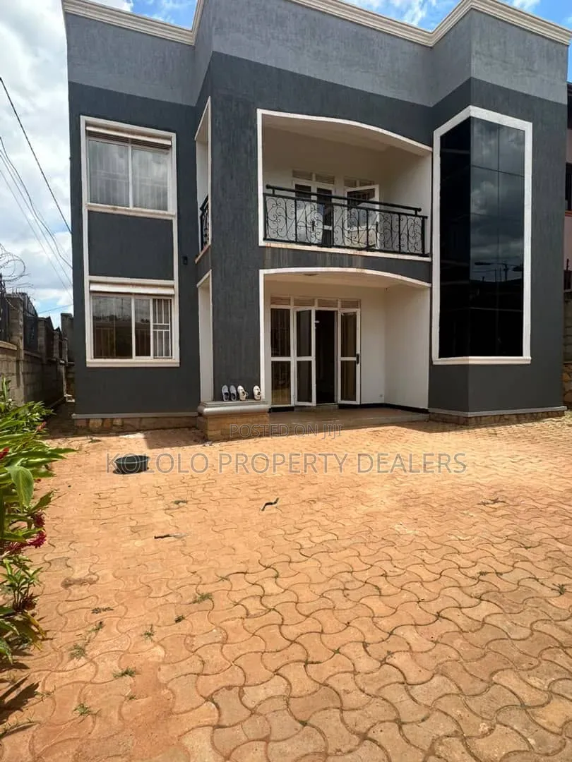 4bdrm Bungalow in Seguku, Central Division for sale