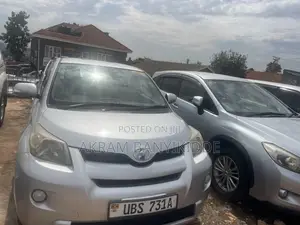 Toyota IST 2010 Silver