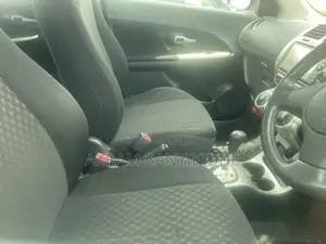 Toyota IST 2010 Silver