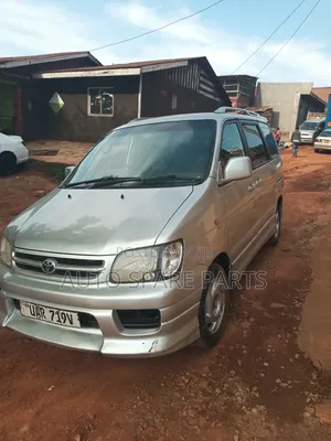 Toyota Noah 2002 Silver
