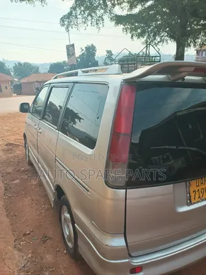 Toyota Noah 2002 Silver