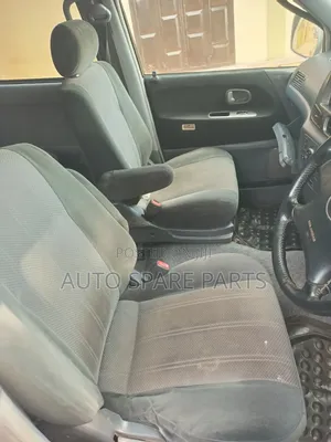 Toyota Noah 2002 Silver