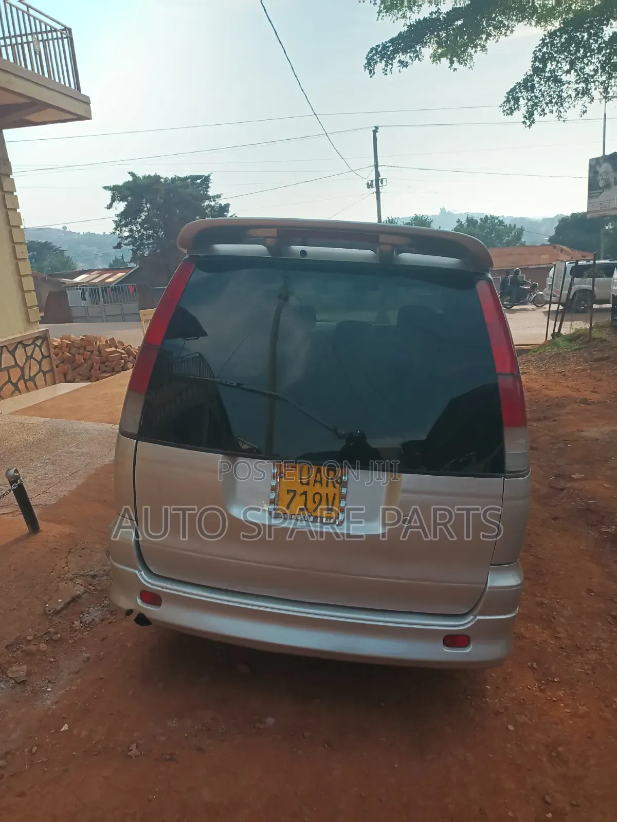 Toyota Noah 2002 Silver