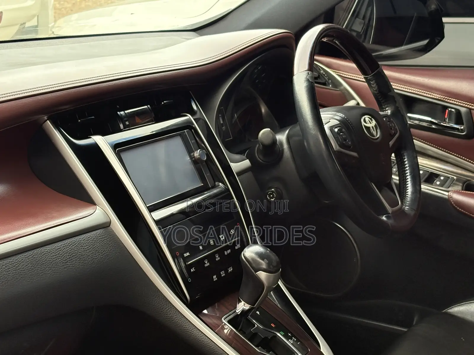 Toyota Harrier 2.5 Hybrid 4WD 2015 Black