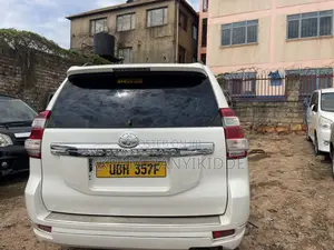Toyota Land Cruiser Prado 2015 White