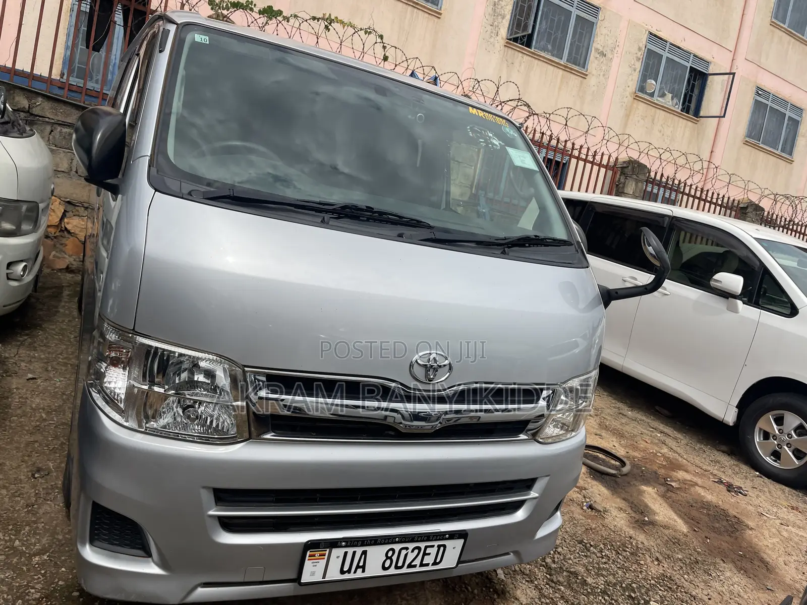 Toyota HiAce 2012 Silver