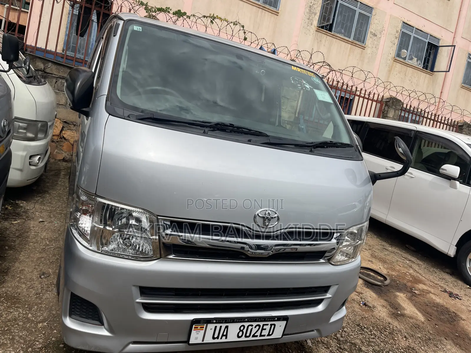 Toyota HiAce 2012 Silver