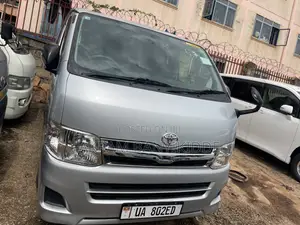 Toyota HiAce 2012 Silver