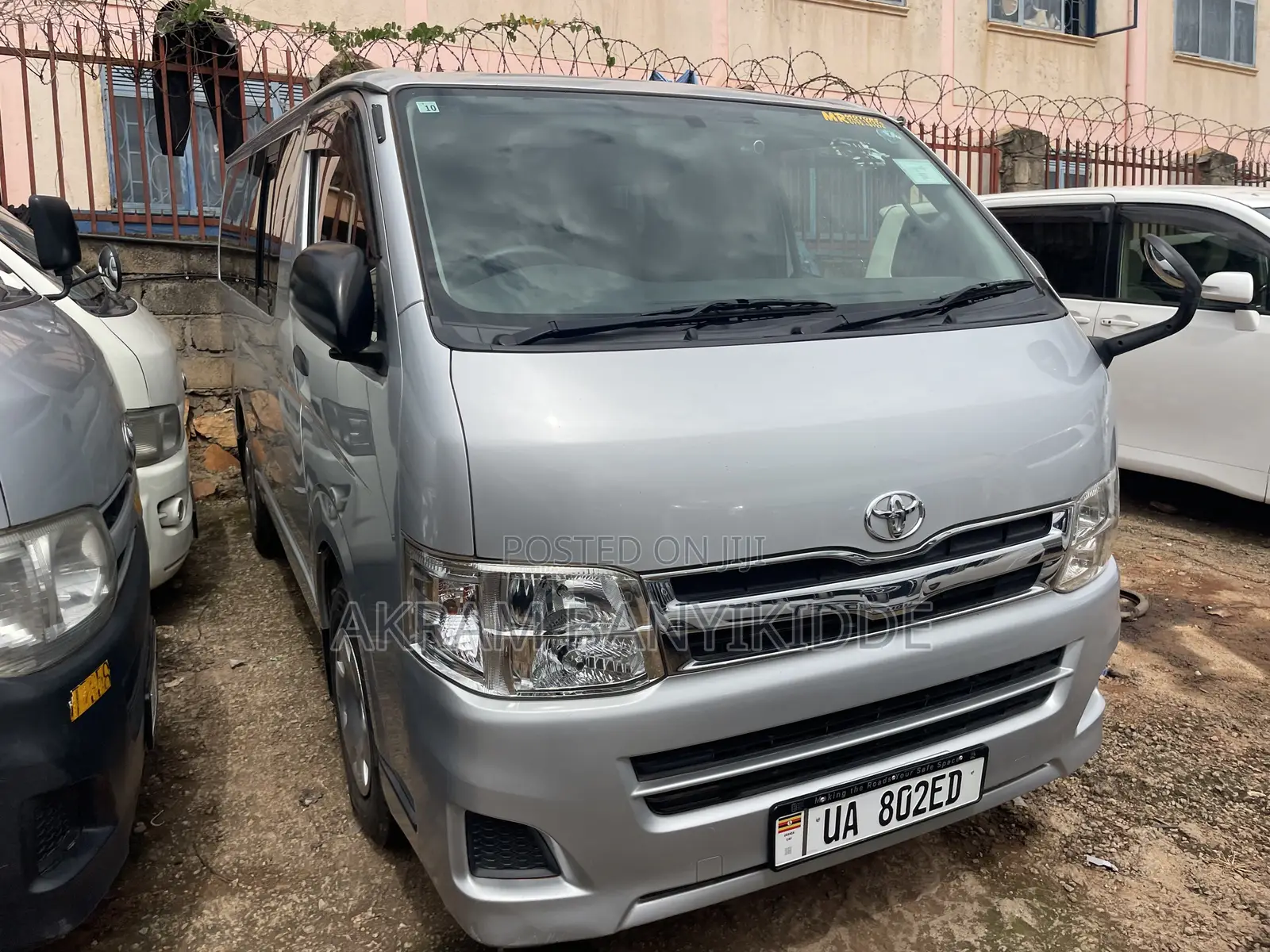 Toyota HiAce 2012 Silver