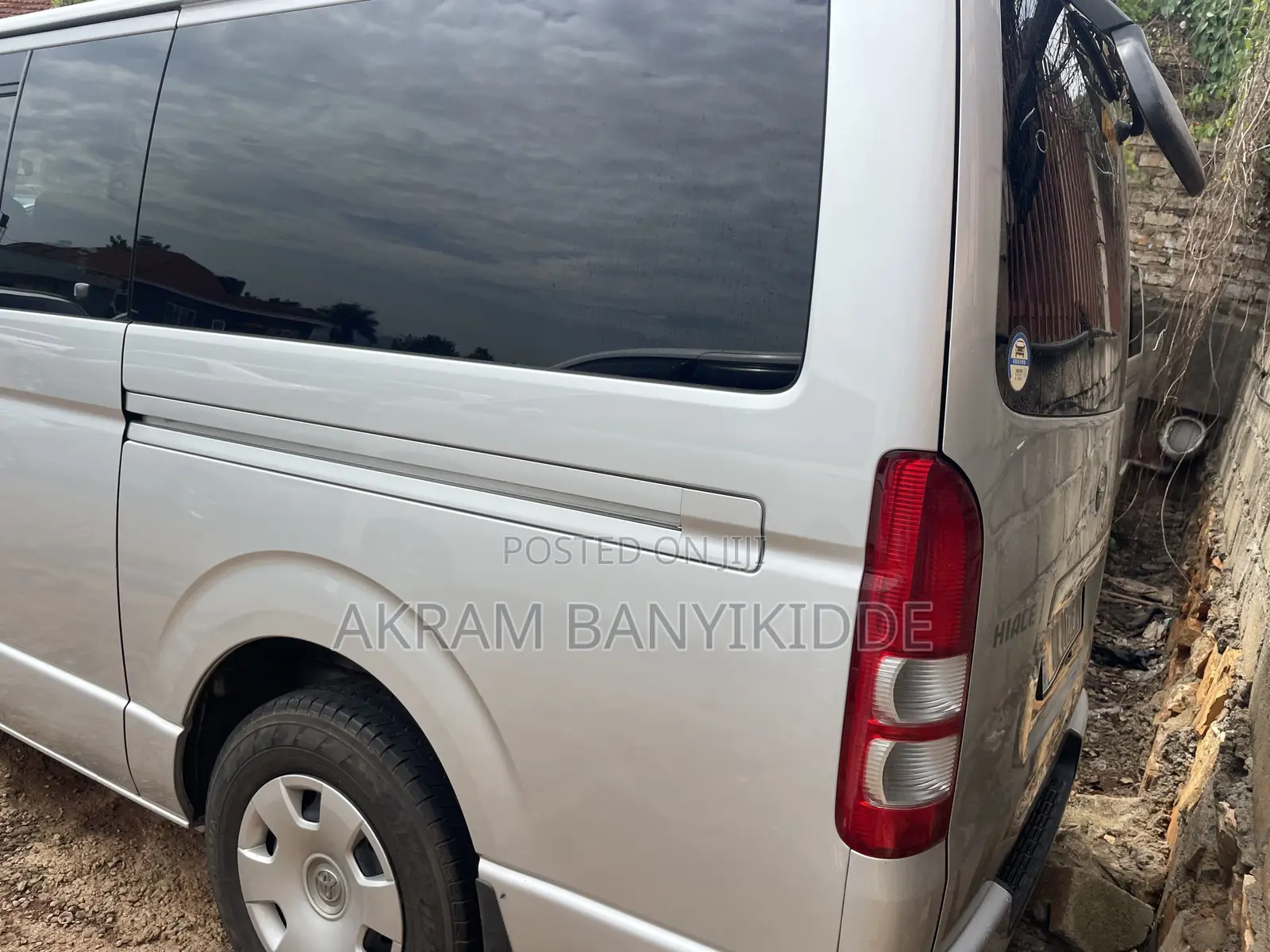 Toyota HiAce 2012 Silver