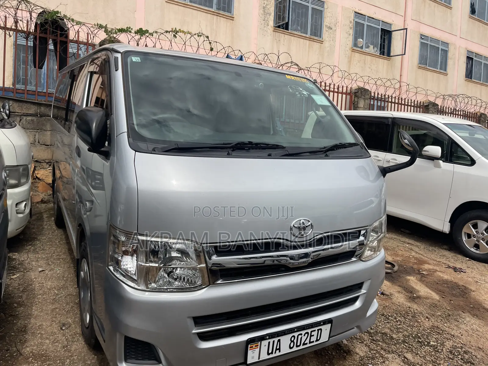 Toyota HiAce 2012 Silver