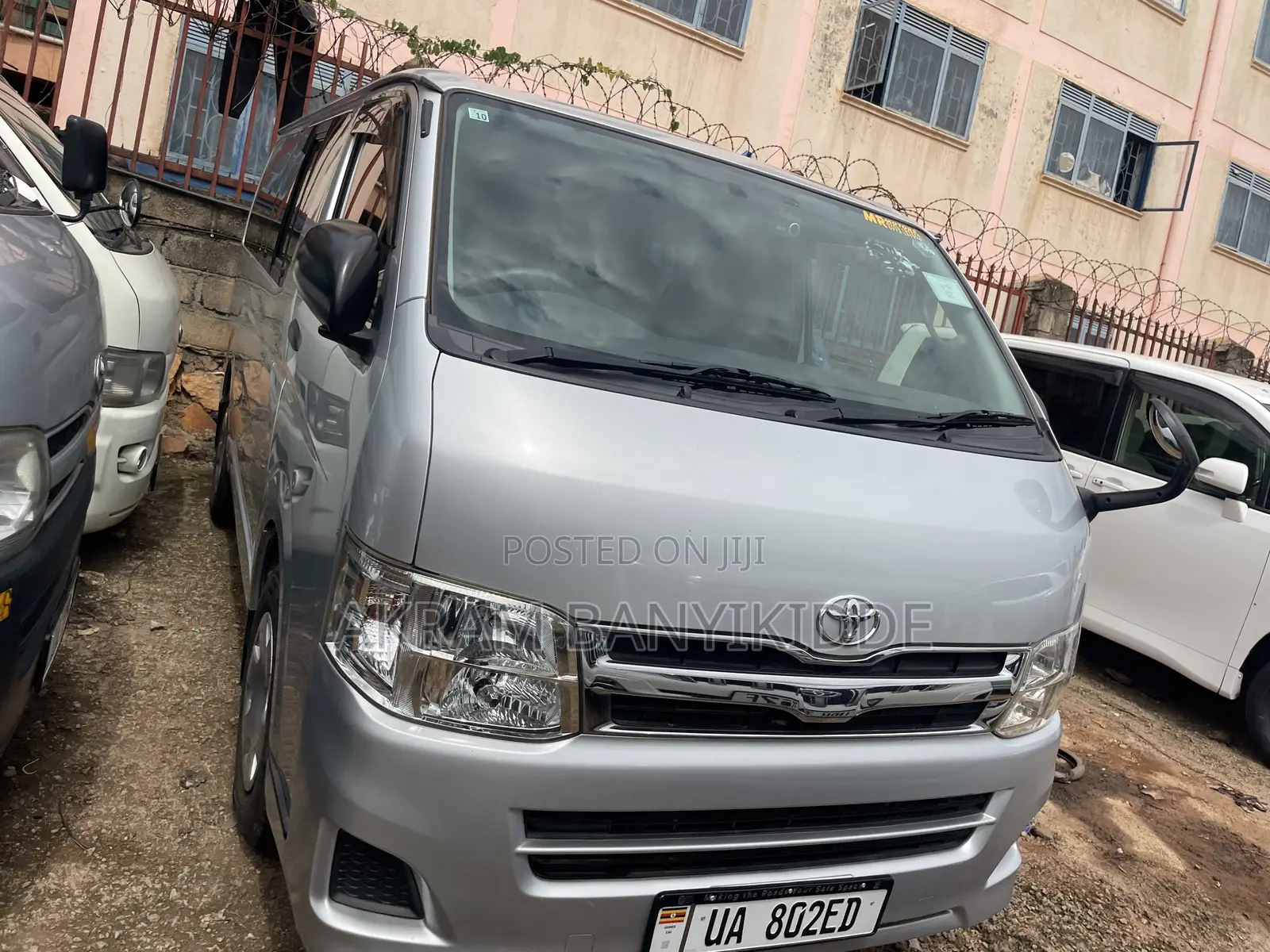 Toyota HiAce 2012 Silver