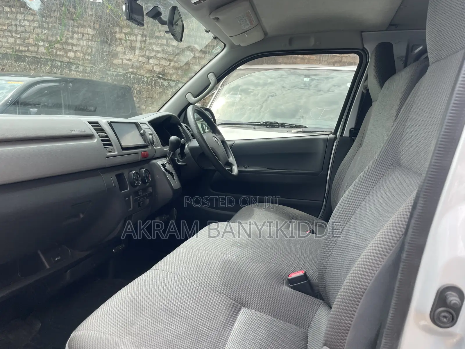 Toyota HiAce 2012 Silver