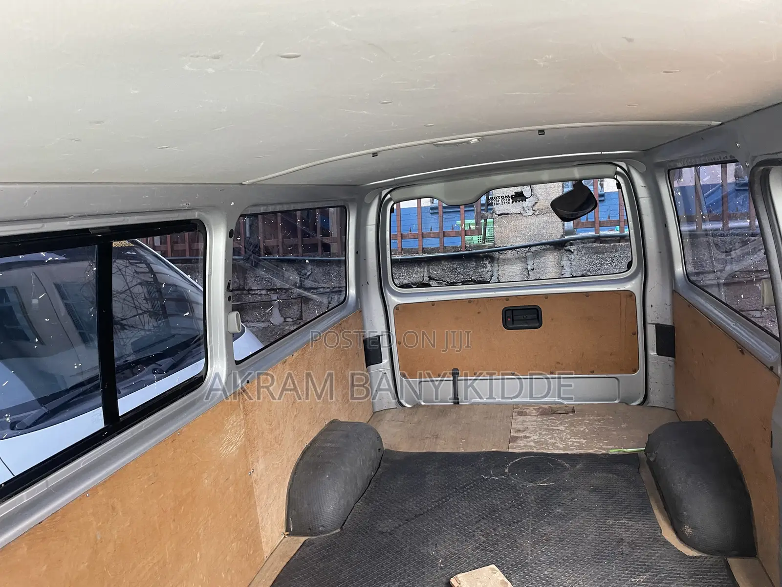 Toyota HiAce 2012 Silver