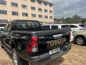 Toyota Hilux 2017 Black