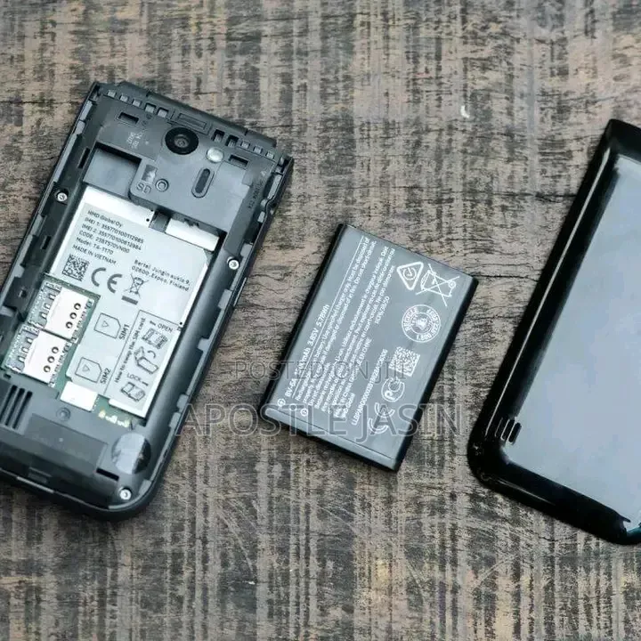 New Nokia 2720 Flip 512 GB Black
