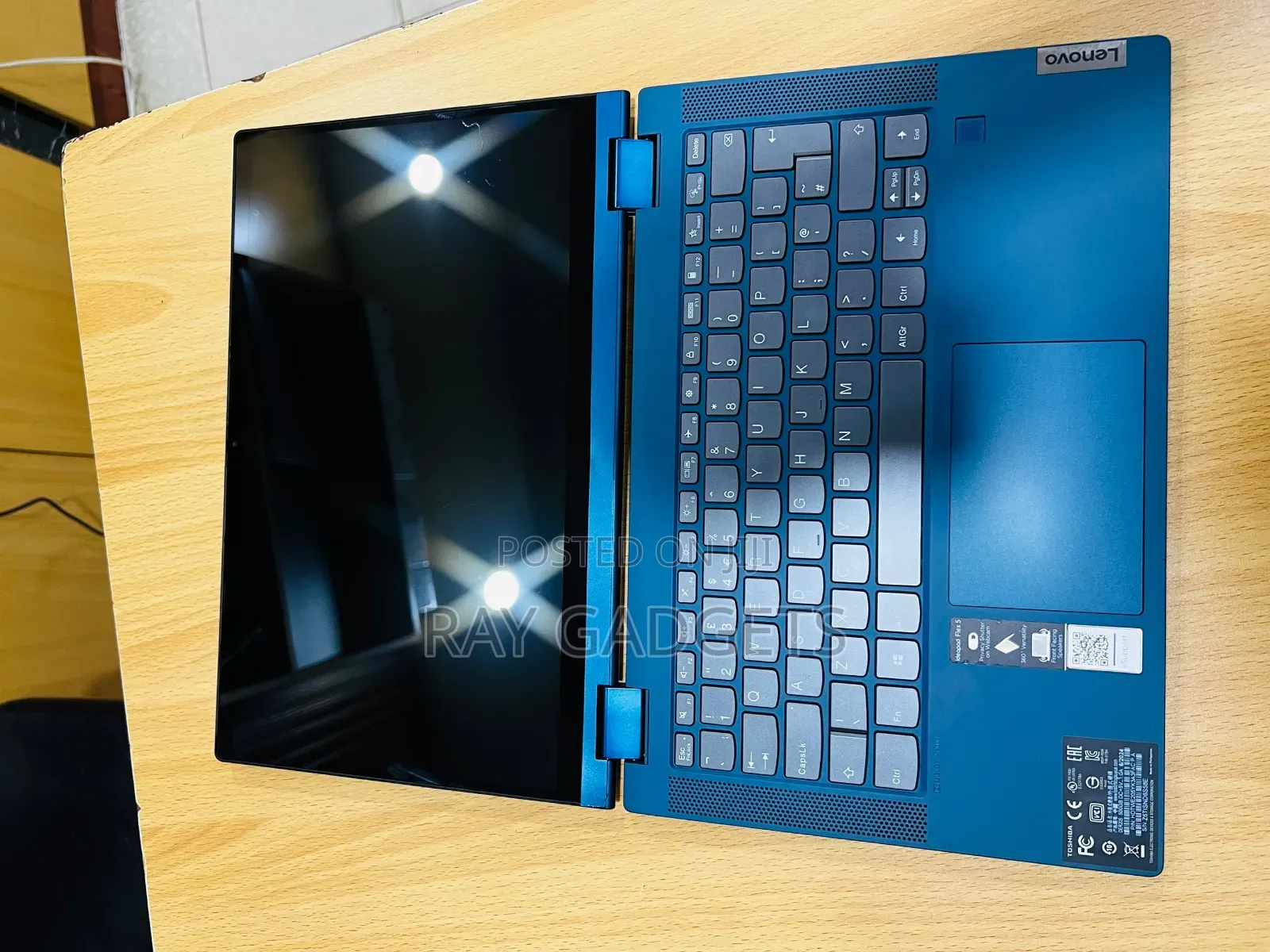New Laptop Lenovo IdeaPad Flex 14 8GB Intel Core i7 SSD 256GB