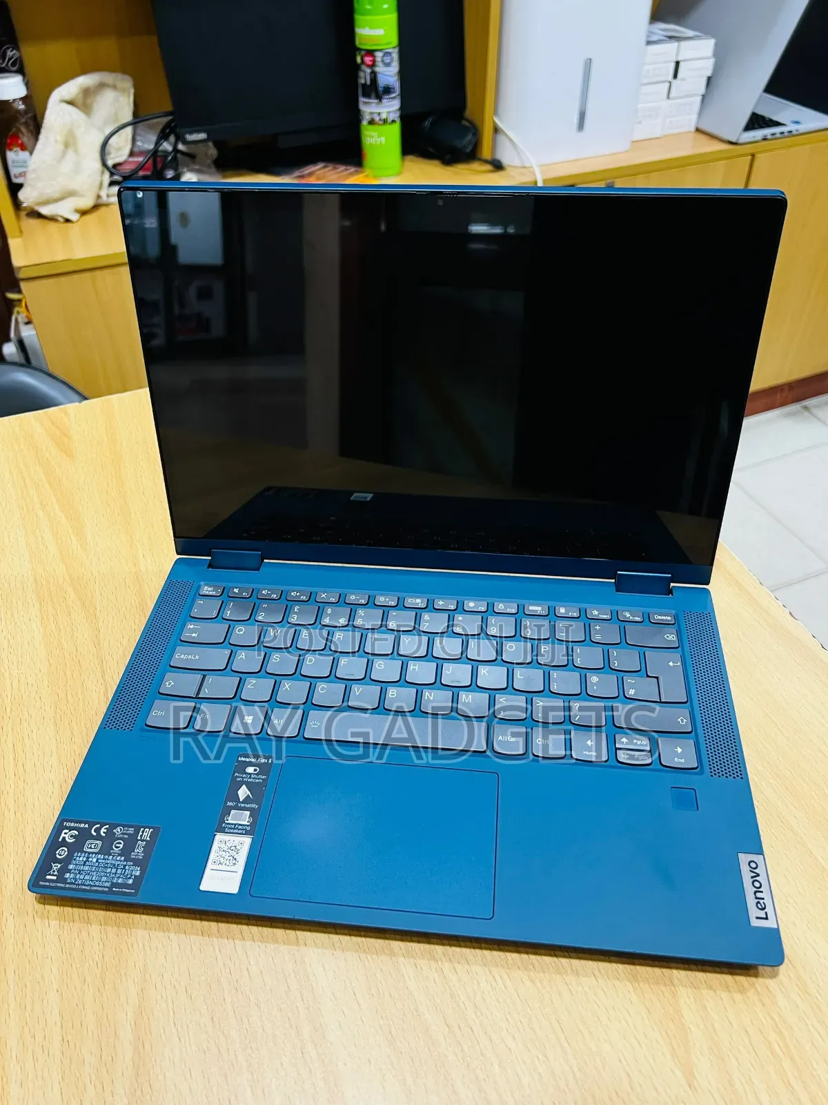 New Laptop Lenovo IdeaPad Flex 14 8GB Intel Core i7 SSD 256GB