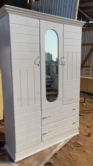 Wadrobe Dresser