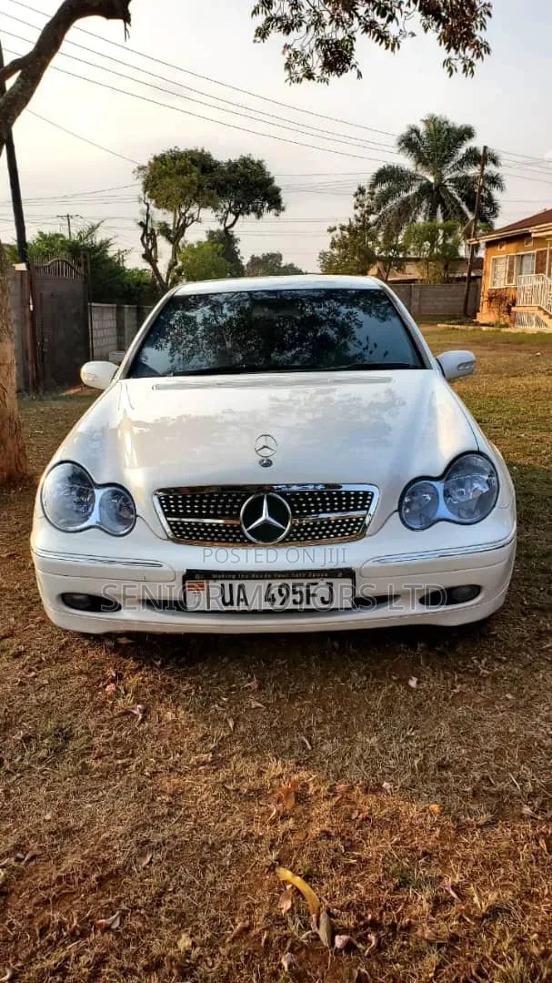 Mercedes-Benz C180 2007 White