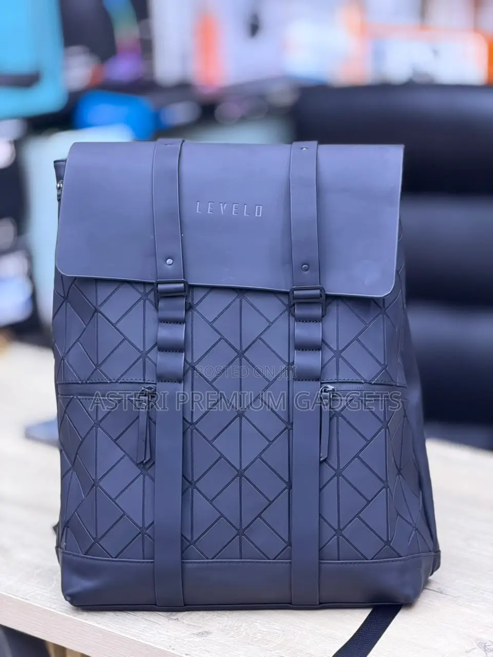 Levelo Caen Travel Backpack 16 Inch Laptop