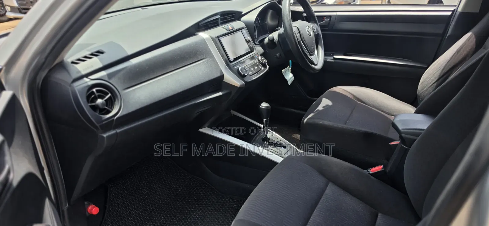 Toyota Corolla Fielder 2017 Silver