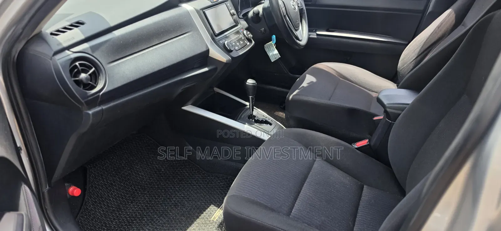 Toyota Corolla Fielder 2017 Silver