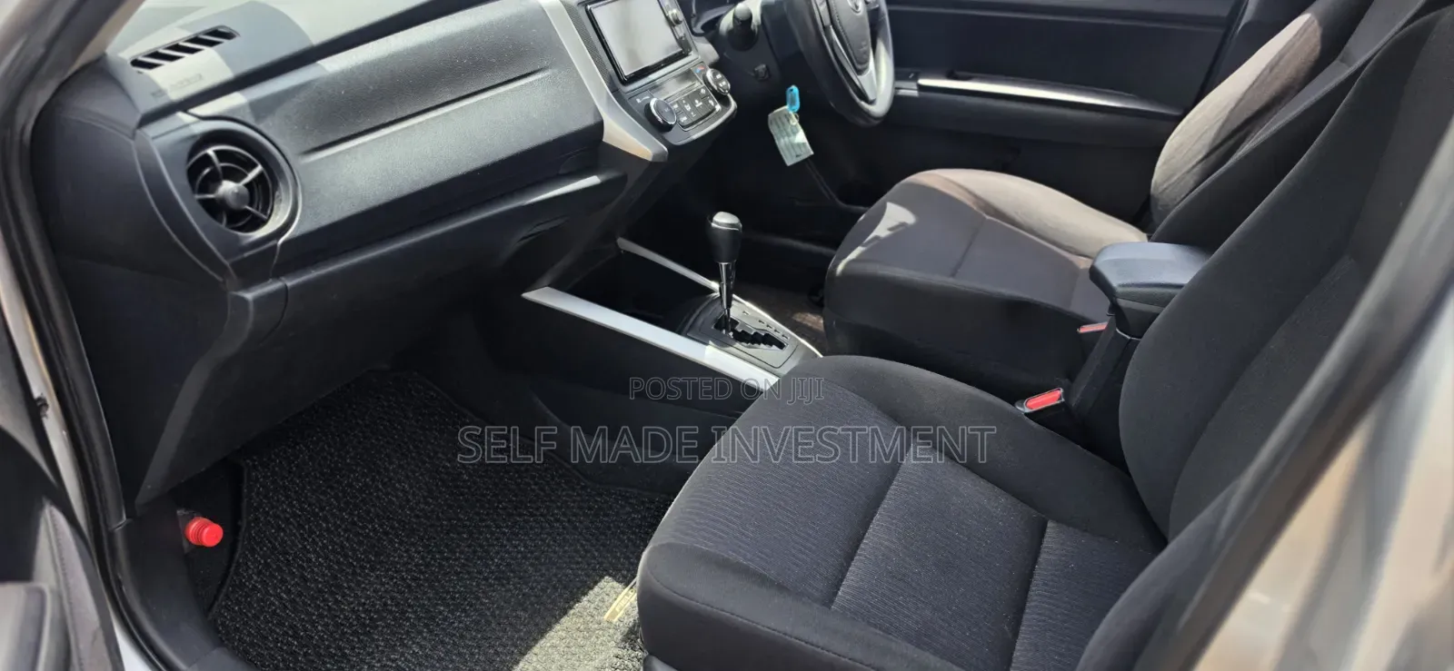 Toyota Corolla Fielder 2017 Silver
