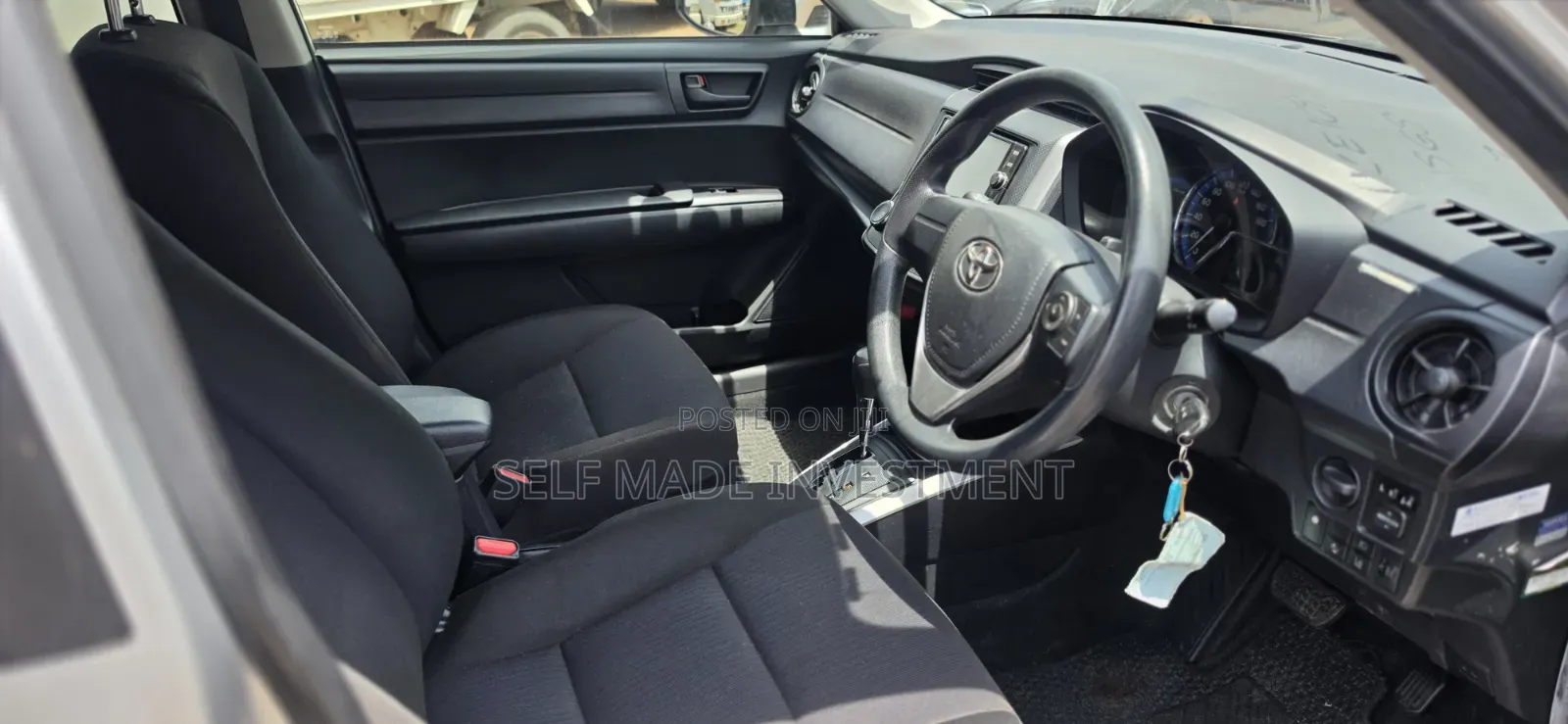 Toyota Corolla Fielder 2017 Silver