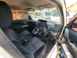 Toyota Corolla Rumion 2010 White