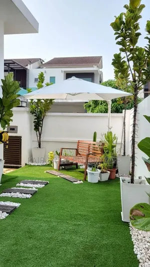 Compound Grass Carpets