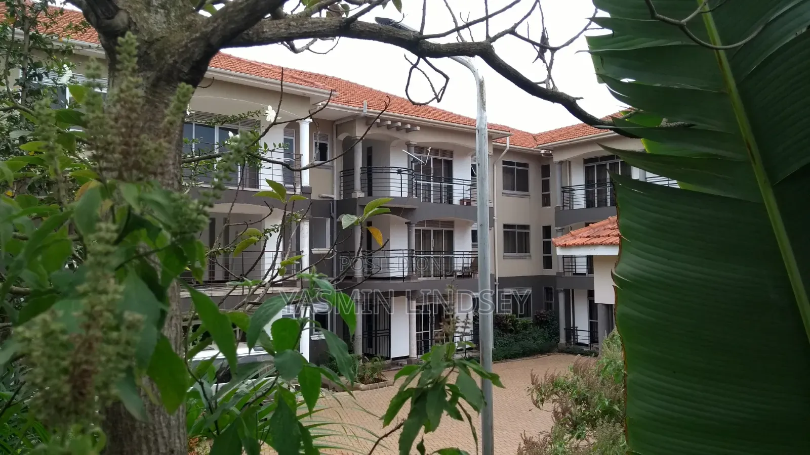 3bdrm Block of Flats in Central Division for rent