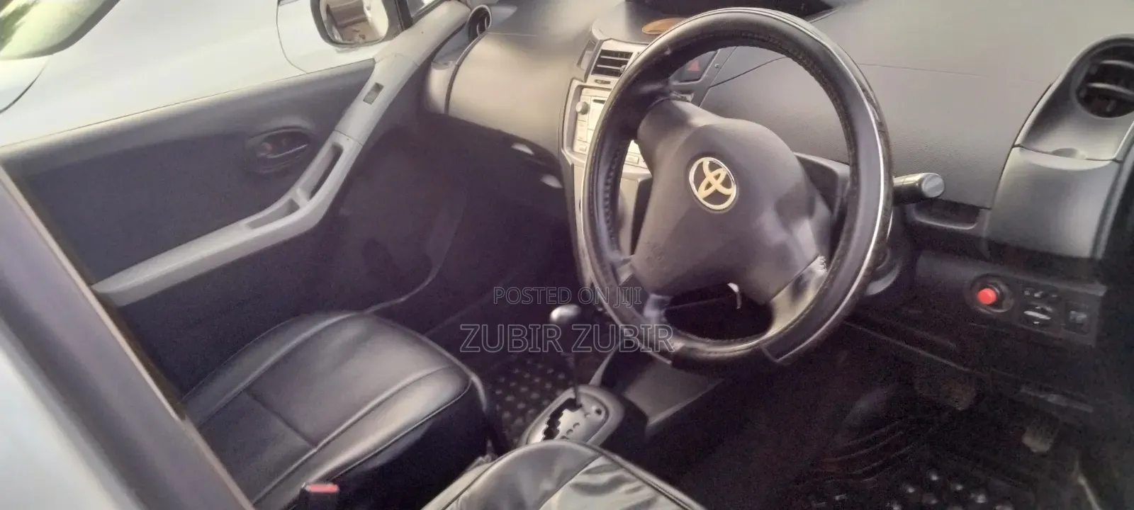Toyota Vitz 2008 Silver