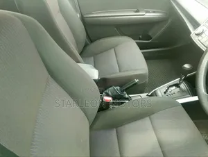 Toyota Corolla Fielder 1.5 Hybrid FWD 2018 Silver