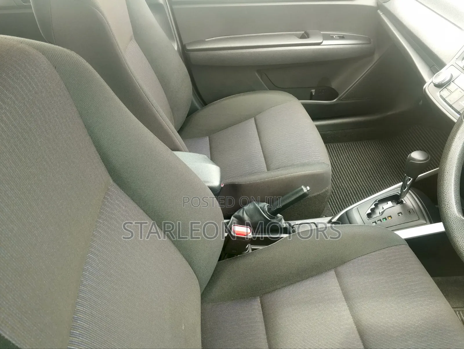 Toyota Corolla Fielder 1.5 Hybrid FWD 2018 Silver