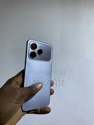 Tecno Spark 40 128 GB Silver