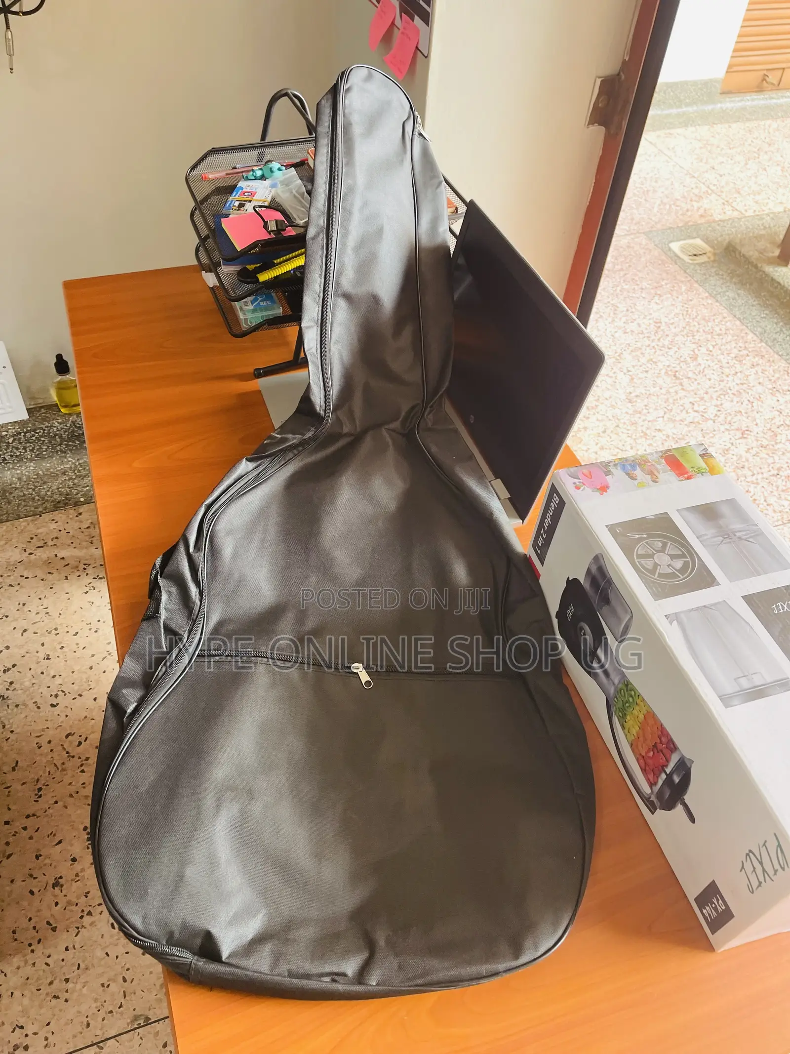 Brandnew Black Acoustic Guitar Bag