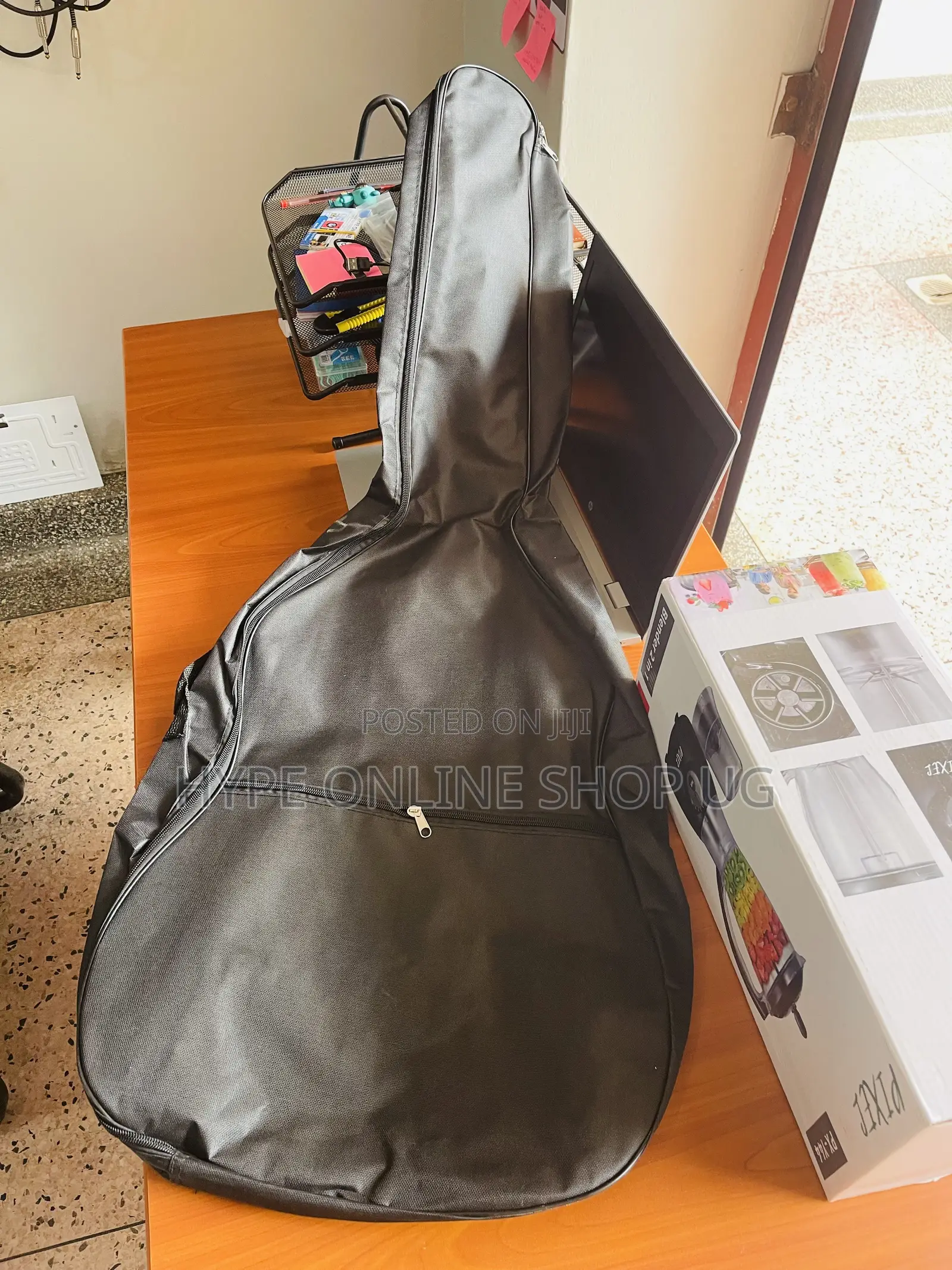 Brandnew Black Acoustic Guitar Bag