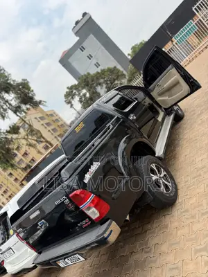 Toyota Hilux 3.0 D-4D 4x4 2012 Black
