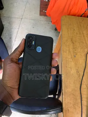 Tecno Camon 18i