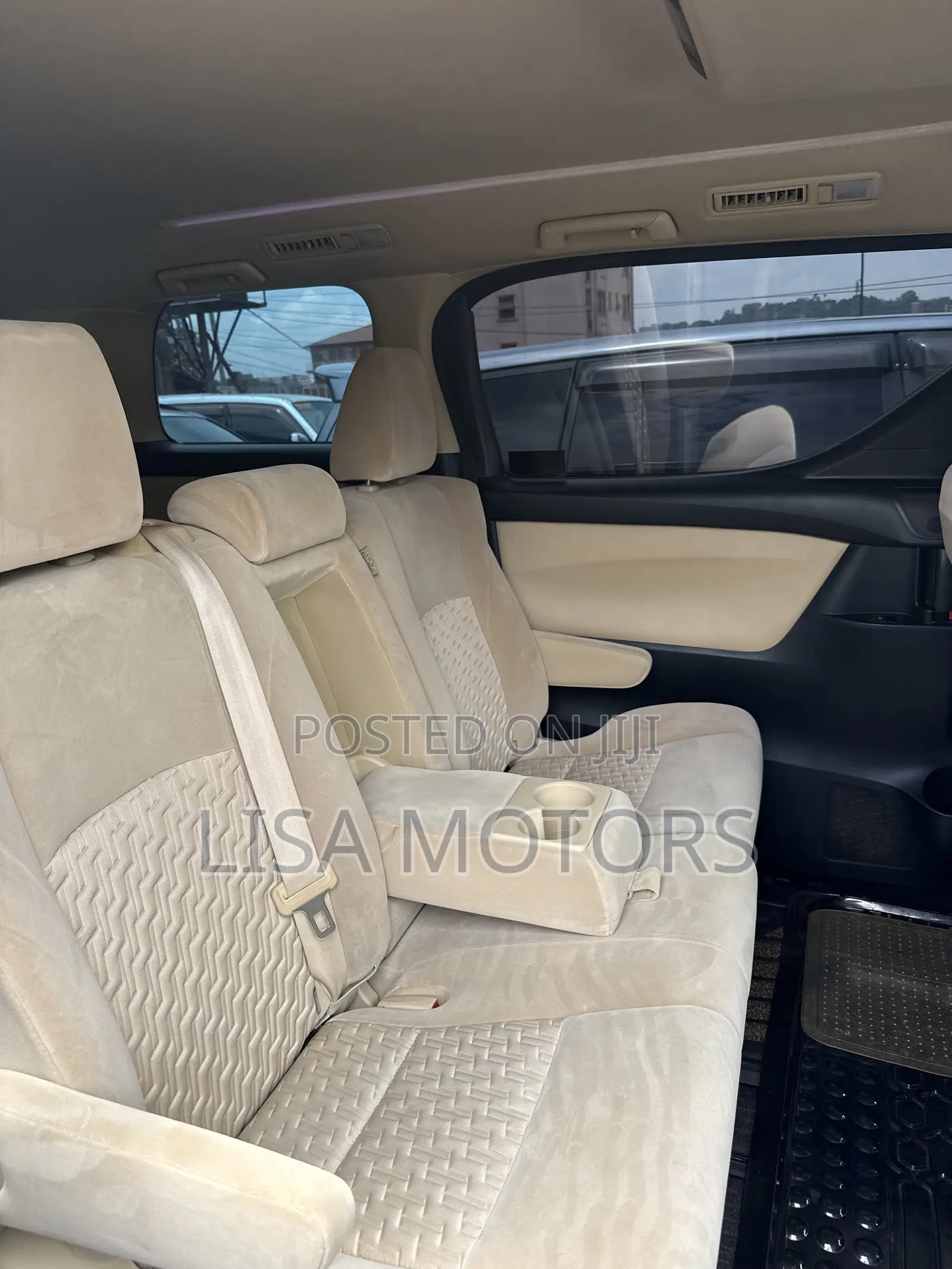 Toyota Alphard 2.5 Petrol FWD 2017 Silver