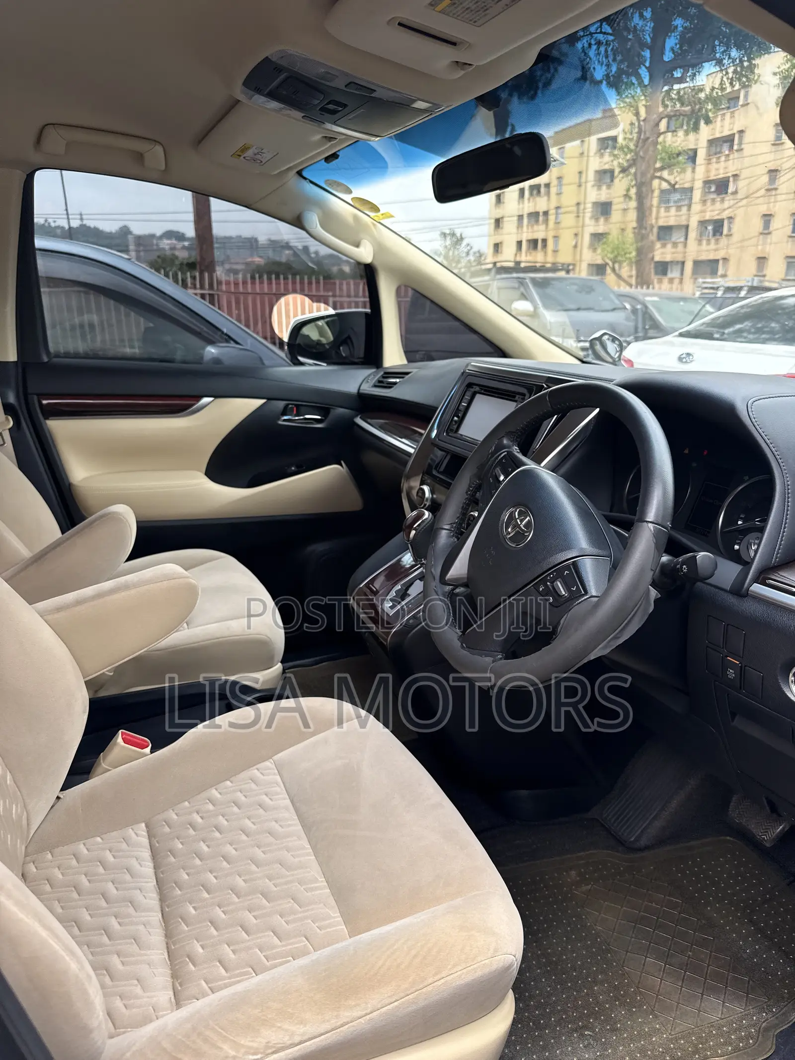 Toyota Alphard 2.5 Petrol FWD 2017 Silver