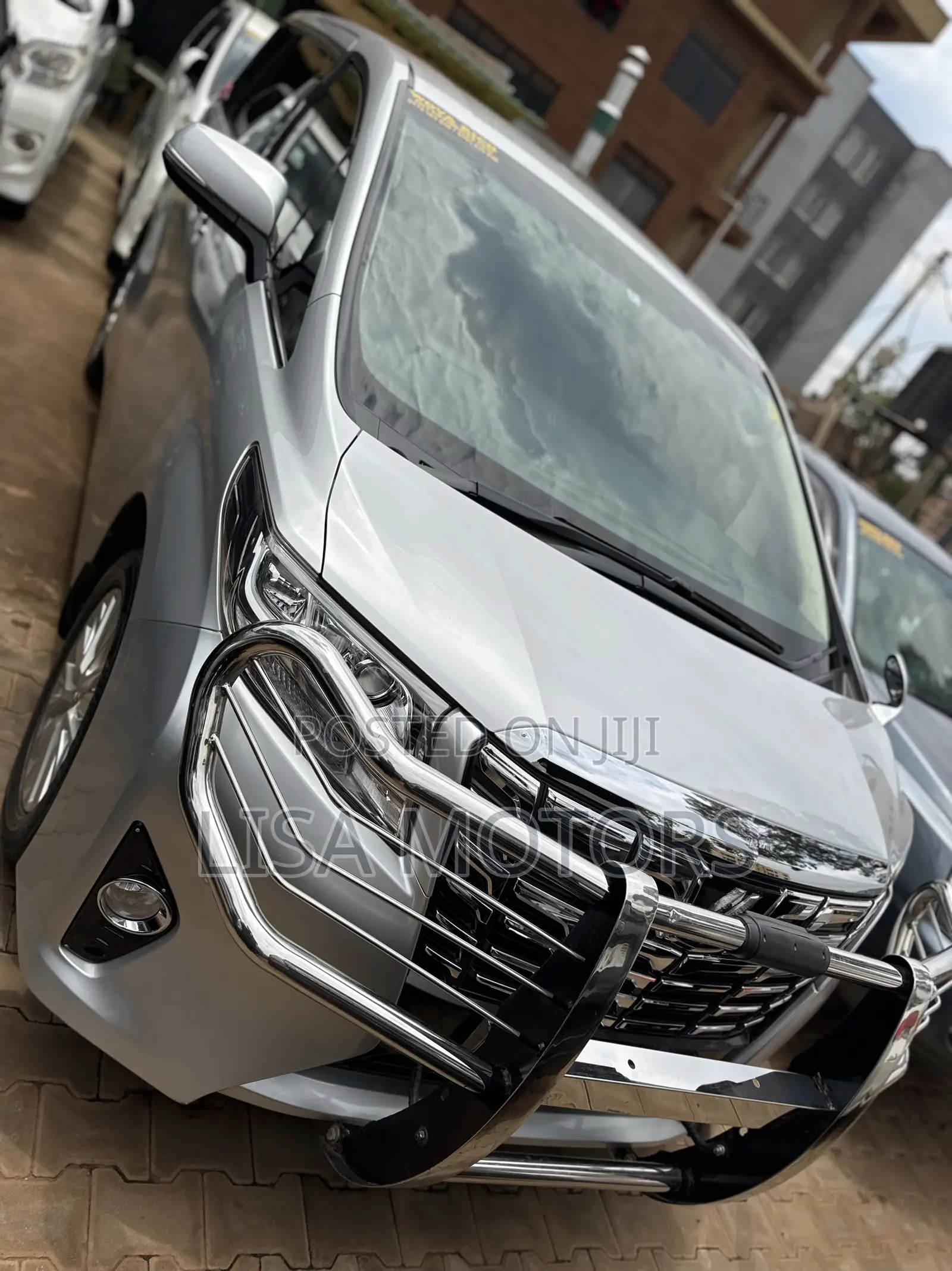 Toyota Alphard 2.5 Petrol FWD 2017 Silver