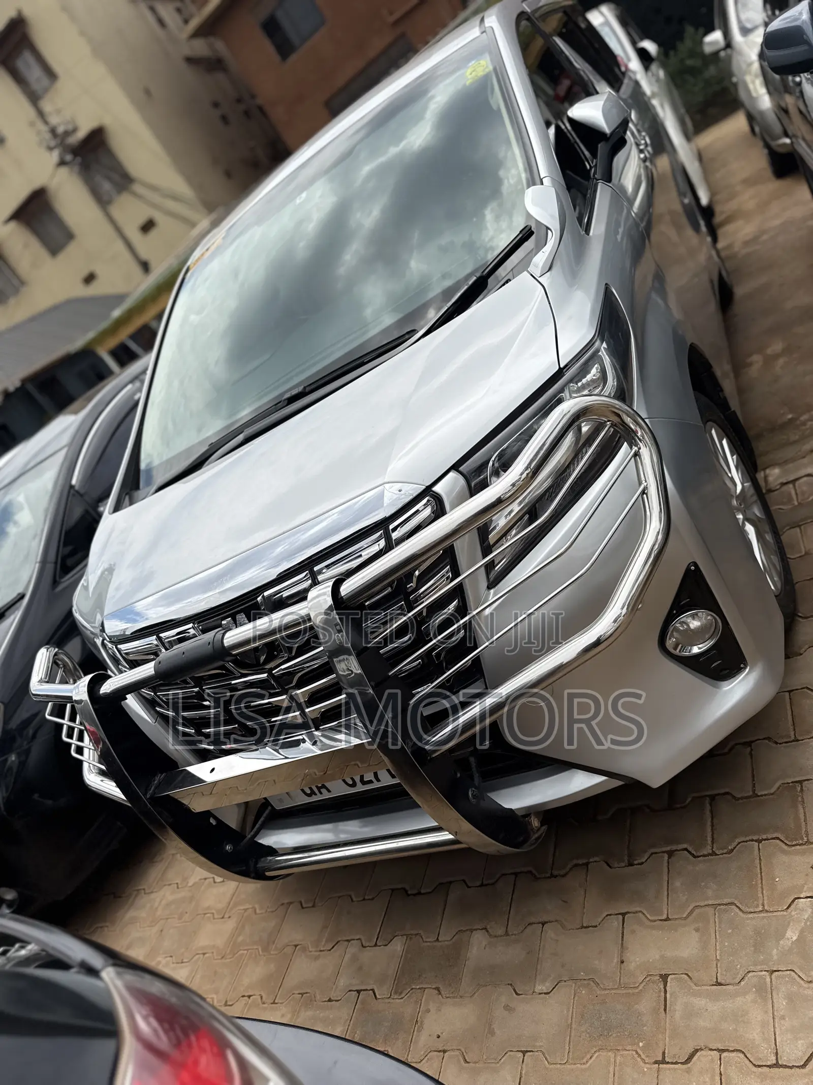 Toyota Alphard 2.5 Petrol FWD 2017 Silver