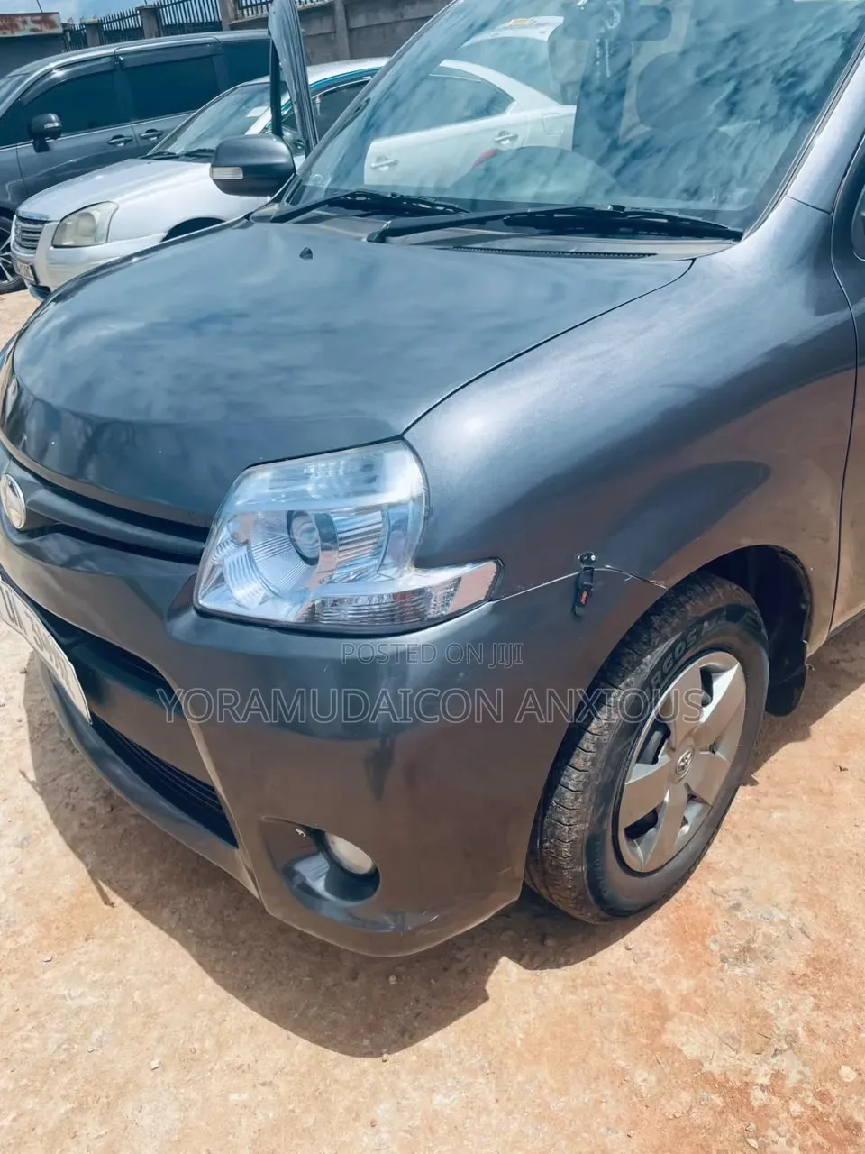 Toyota Sienta 2011 Gray