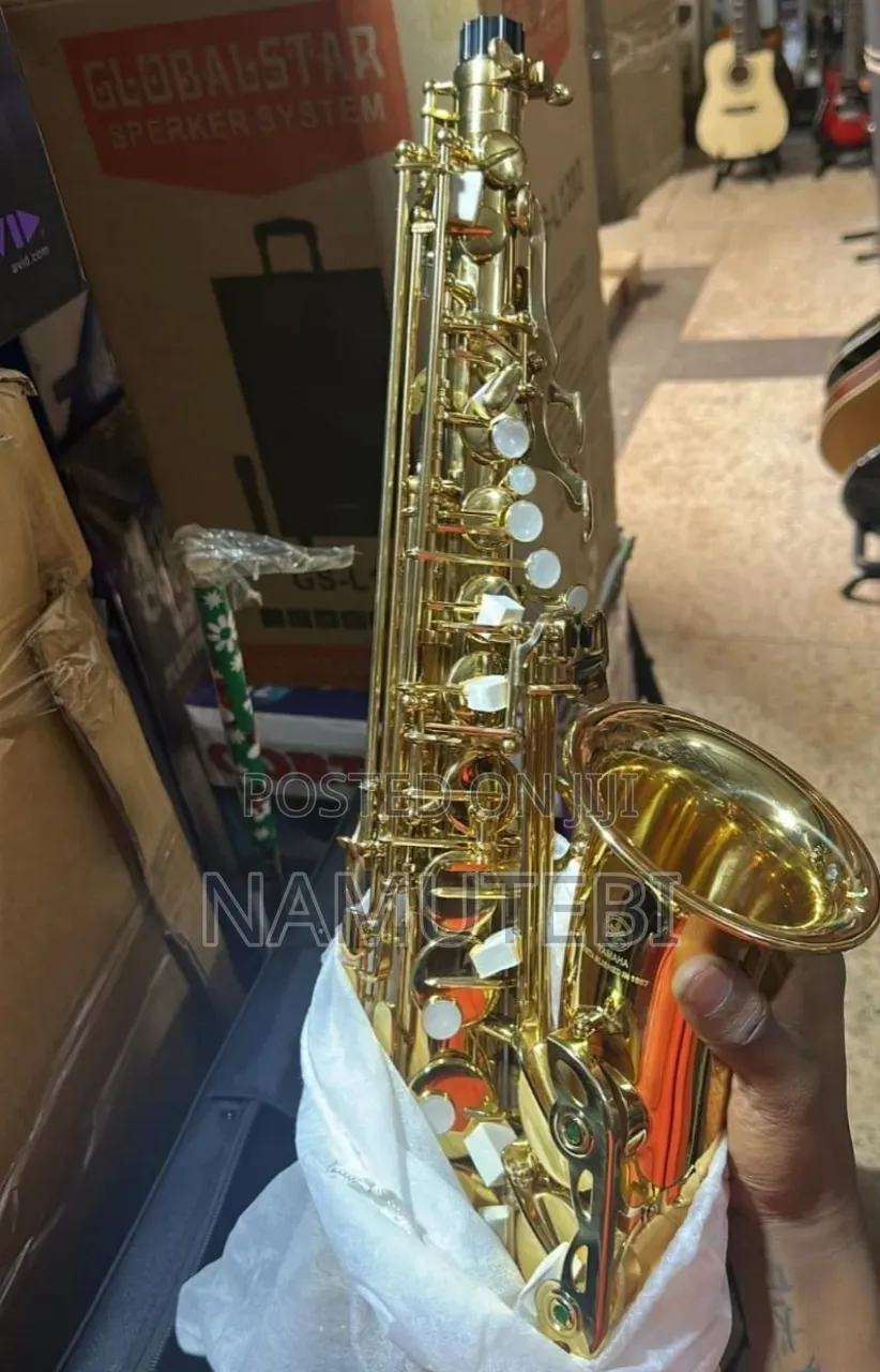 Yamaha Alto Saxophone With Strap, Reed and Box