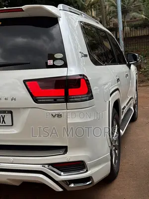 Toyota Land Cruiser Prado 4.0 Petrol GX-L 2012 White