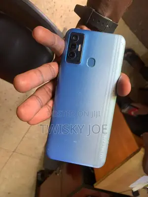 Tecno Camon 18i