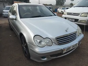 Mercedes-Benz C200 2003 Silver